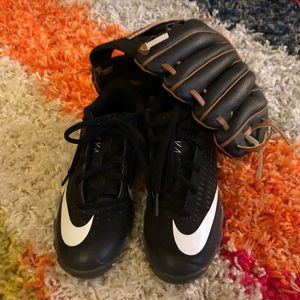 Nike Vapor Ultrafly 2 Baseball Cleats and glove